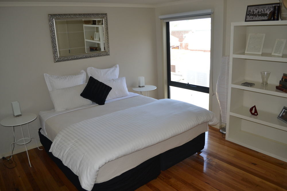 Metung Waters Motel And Apartments Экстерьер фото