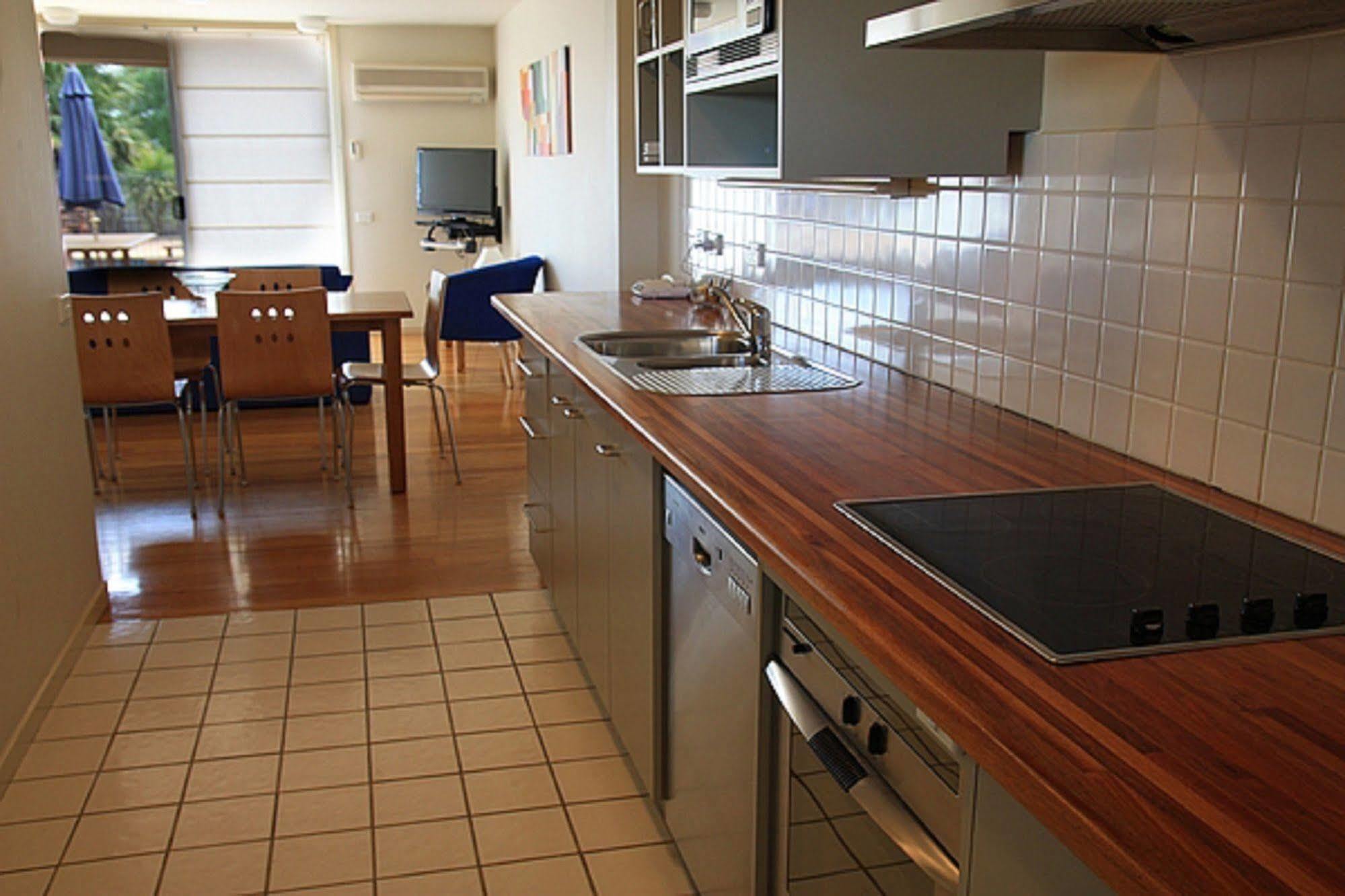 Metung Waters Motel And Apartments Экстерьер фото