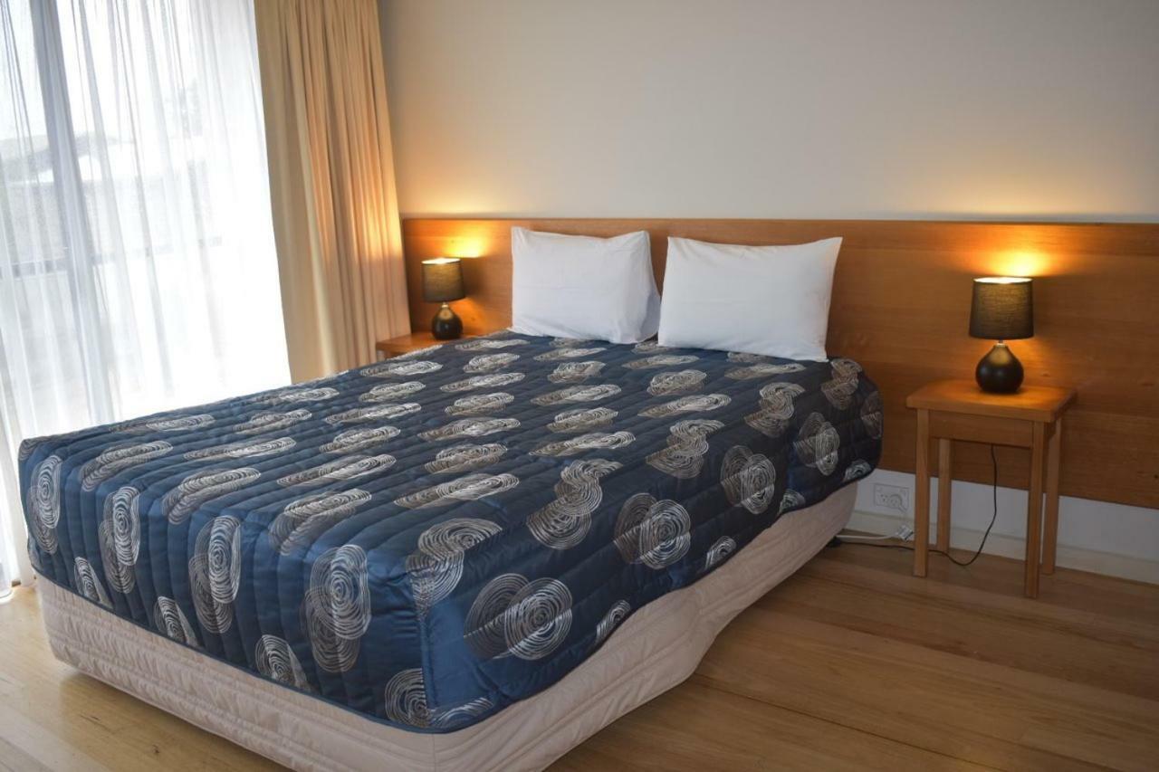 Metung Waters Motel And Apartments Экстерьер фото